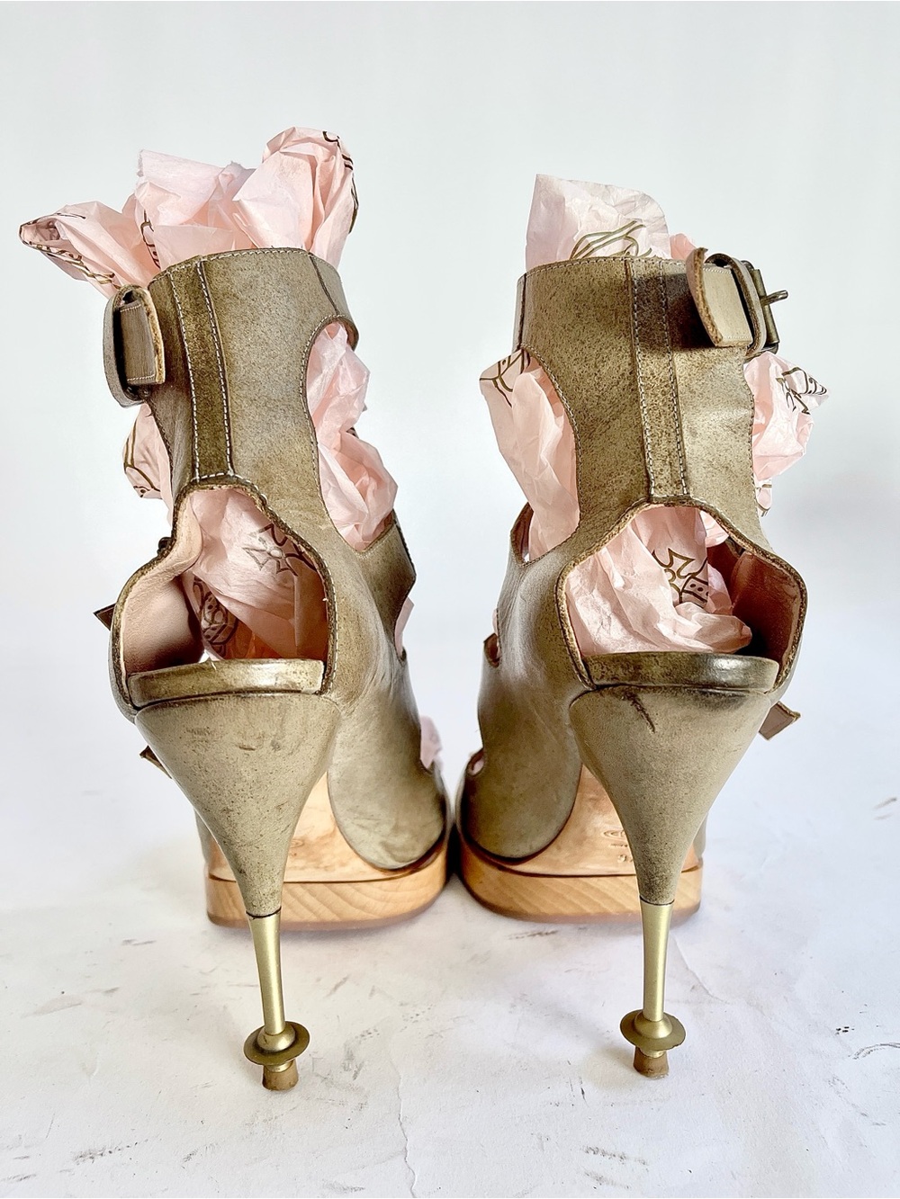 Vivienne Westwood Animal Toe Light Grey Leather Buckle Sandals Orb Heel US 7 - Picture 4 of 16